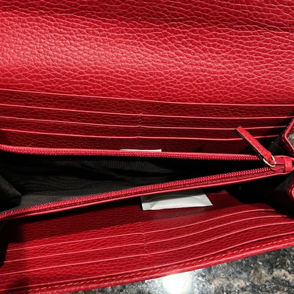 Gucci ❤️AUTHENTIC large red leather wallet like new - Picture 12 of 16
